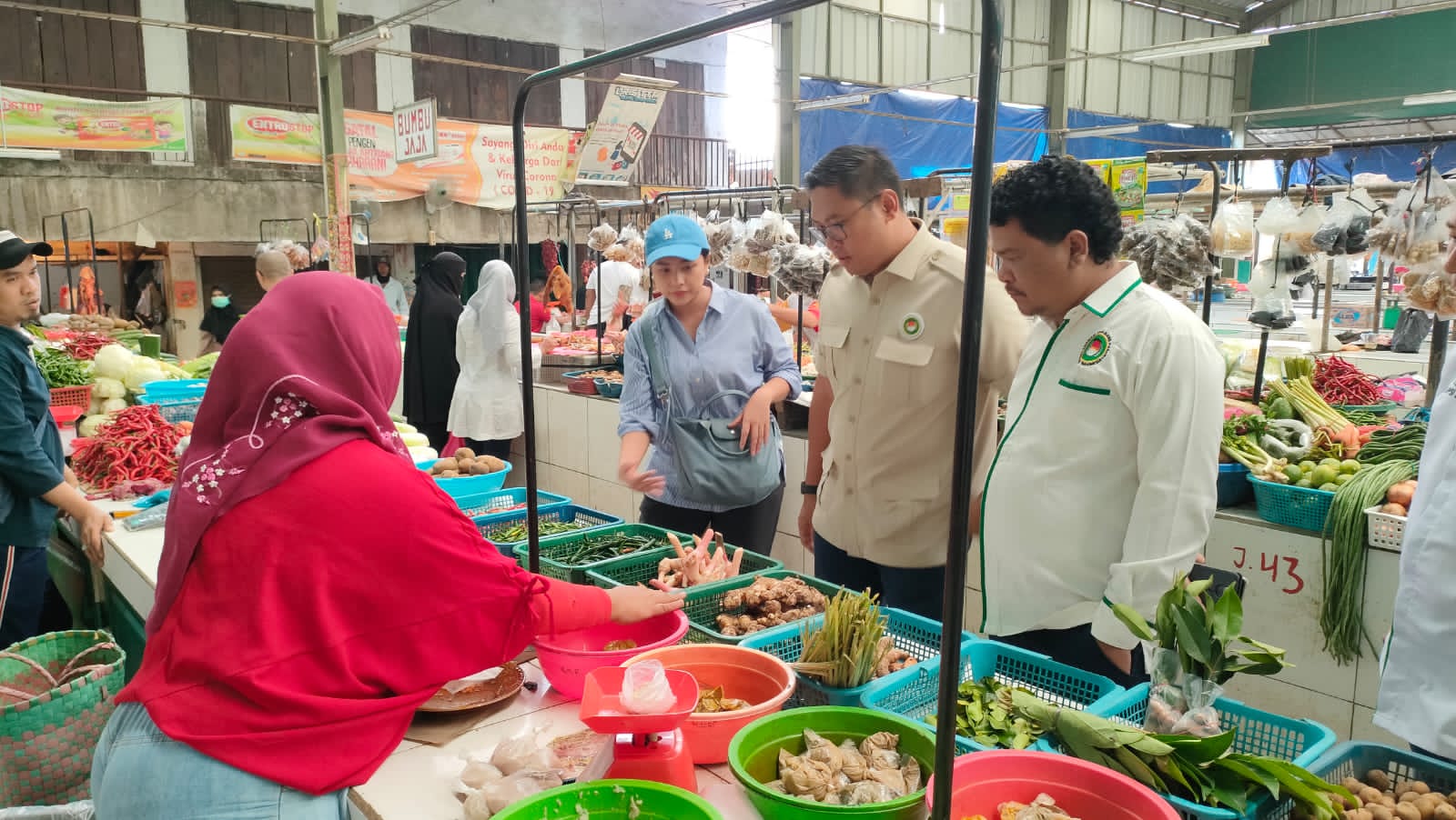 Famelia Jersey: Kesenangan Berbelanja Tradisional di Tengah Modernitas Cilacap